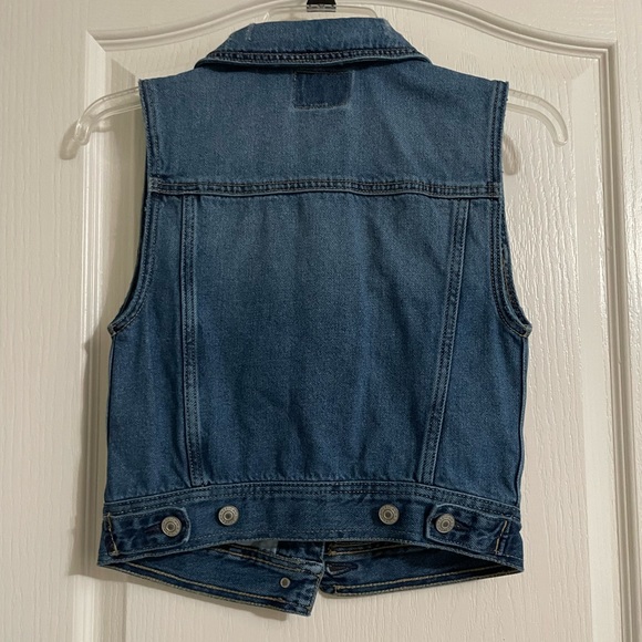 American Eagle Jean Vest - Picture 3 of 3